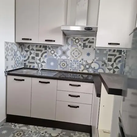 Loft A 30 Metri Dalla Apartamento L'Annunziata